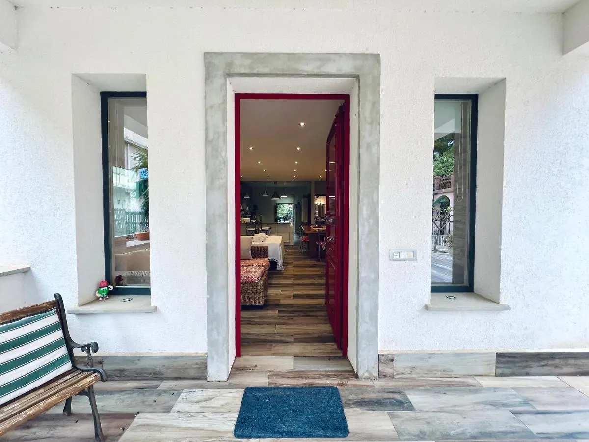 Casa Di Ivana Carini 0*,