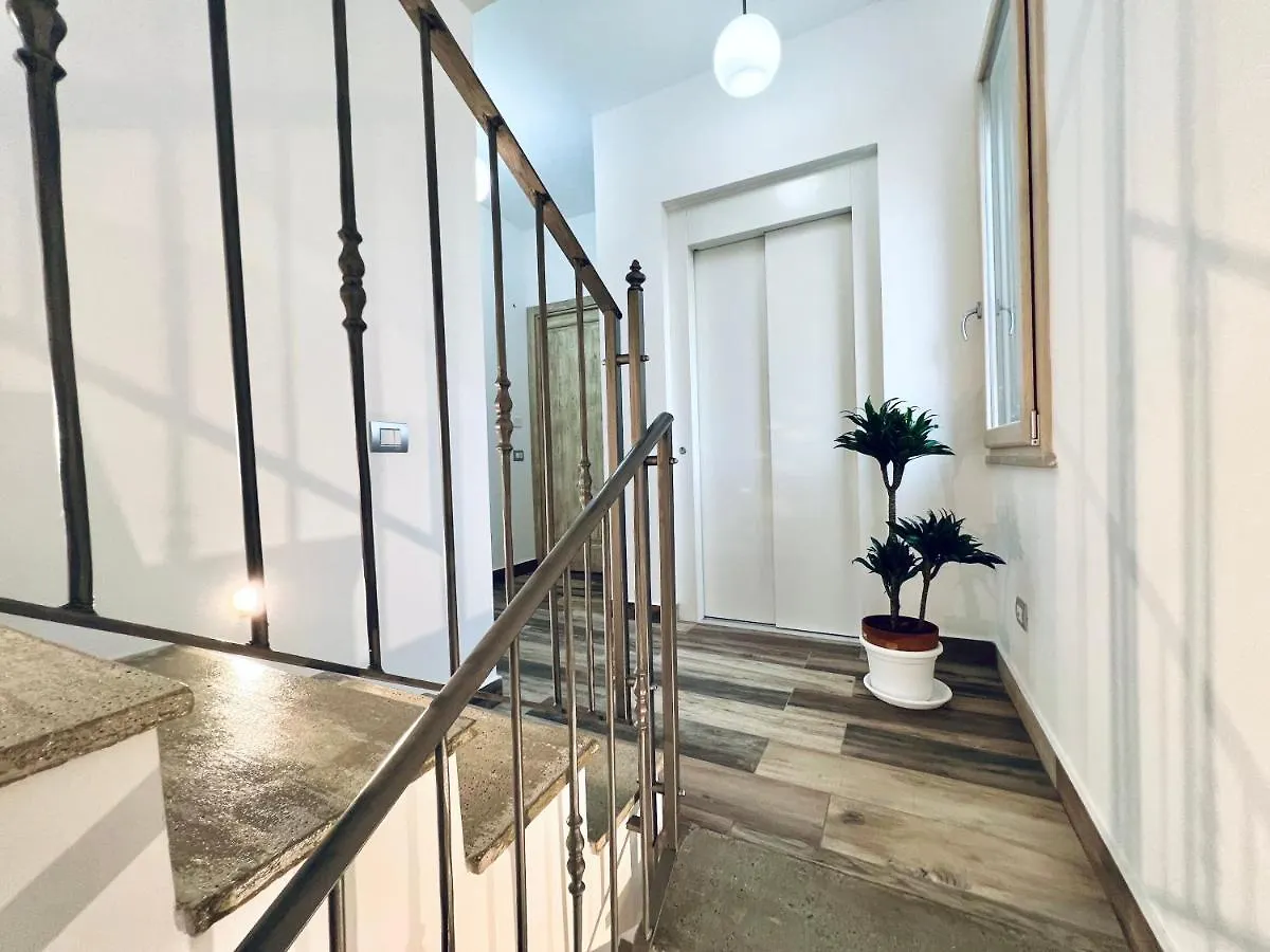 Casa Di Ivana 卡里尼 0*,  意大利